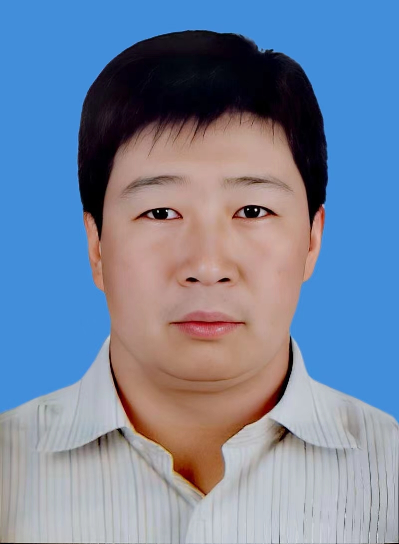 黄卫星.jpg