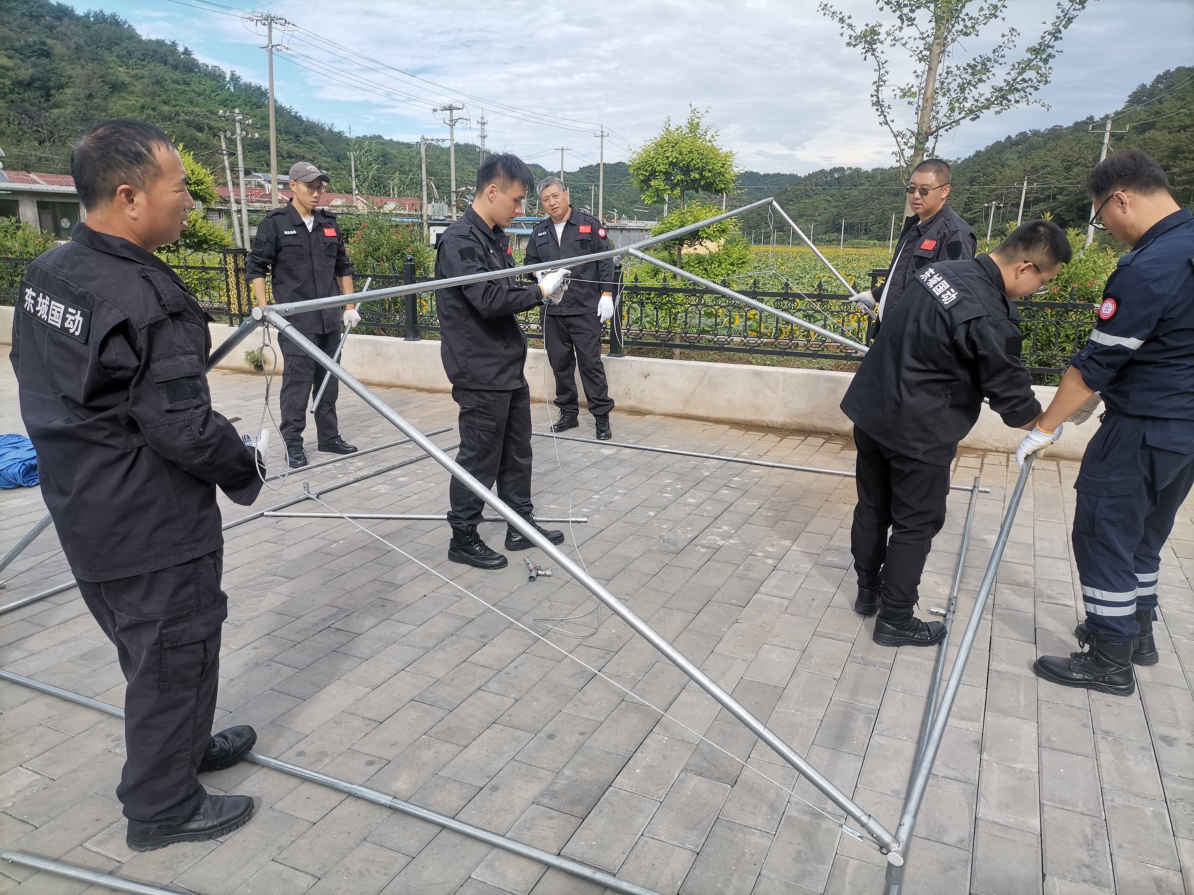疏散安置地搭建临时帐篷训练.jpg