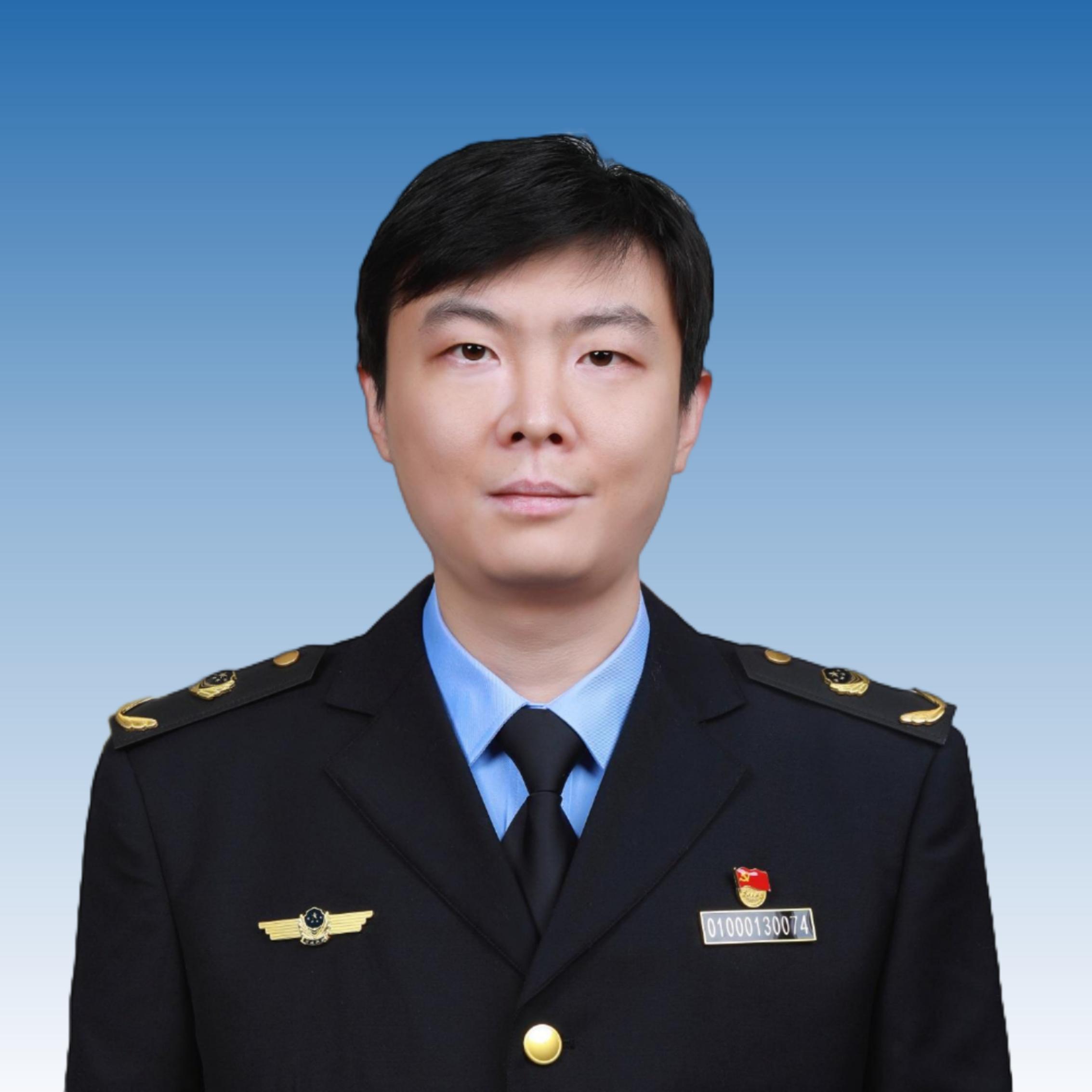 王浩.jpg