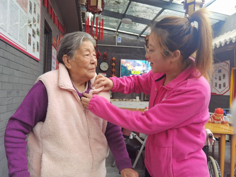 “朝阳”守护“夕阳”！年轻人正悄然改变这个行业 (6).jpg